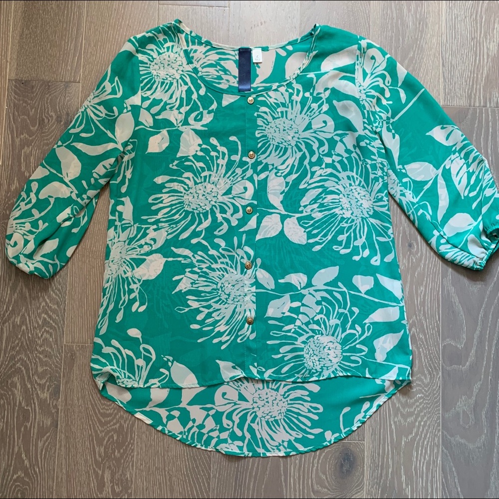 Francescas teal and white floral blouse size large
